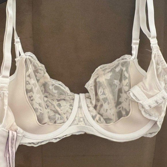 Victoria Secret Dream Angel Bra - Picture 2 of 5